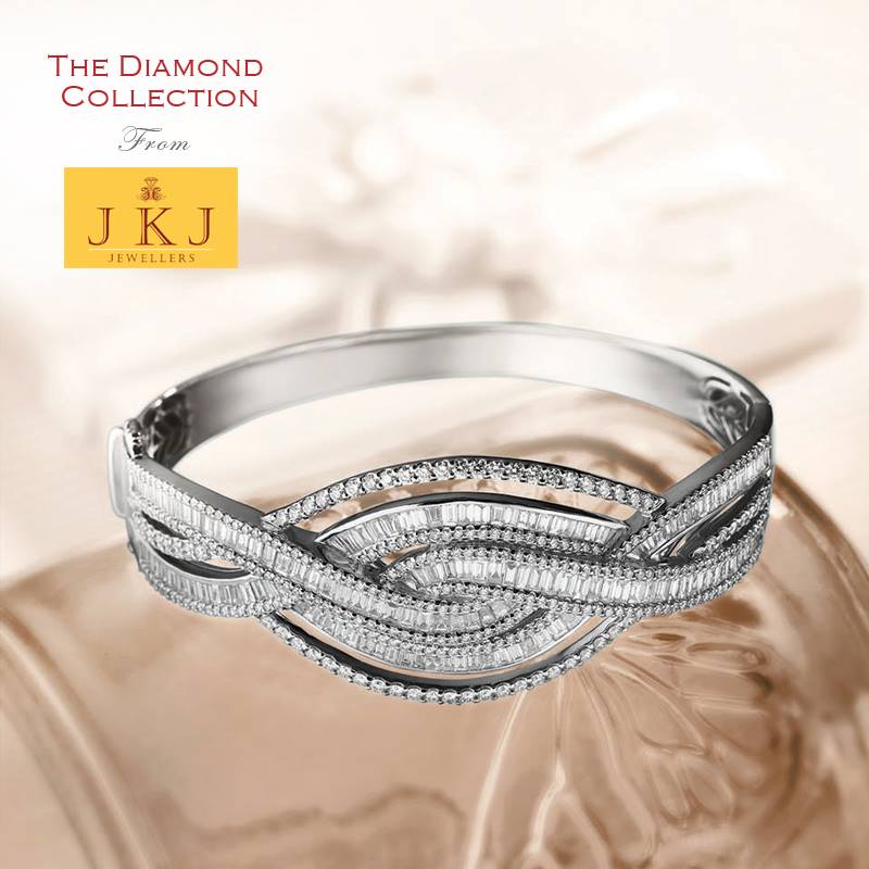 jkjjeweller's tweet photo. https://t.co/6dPXag6tYG
#bracelets #22kHallmarkdesigns #GenuineJewellery #polkydiamondjewellerydesigns #goldenbangles https://t.co/4bL7CXhJ1s