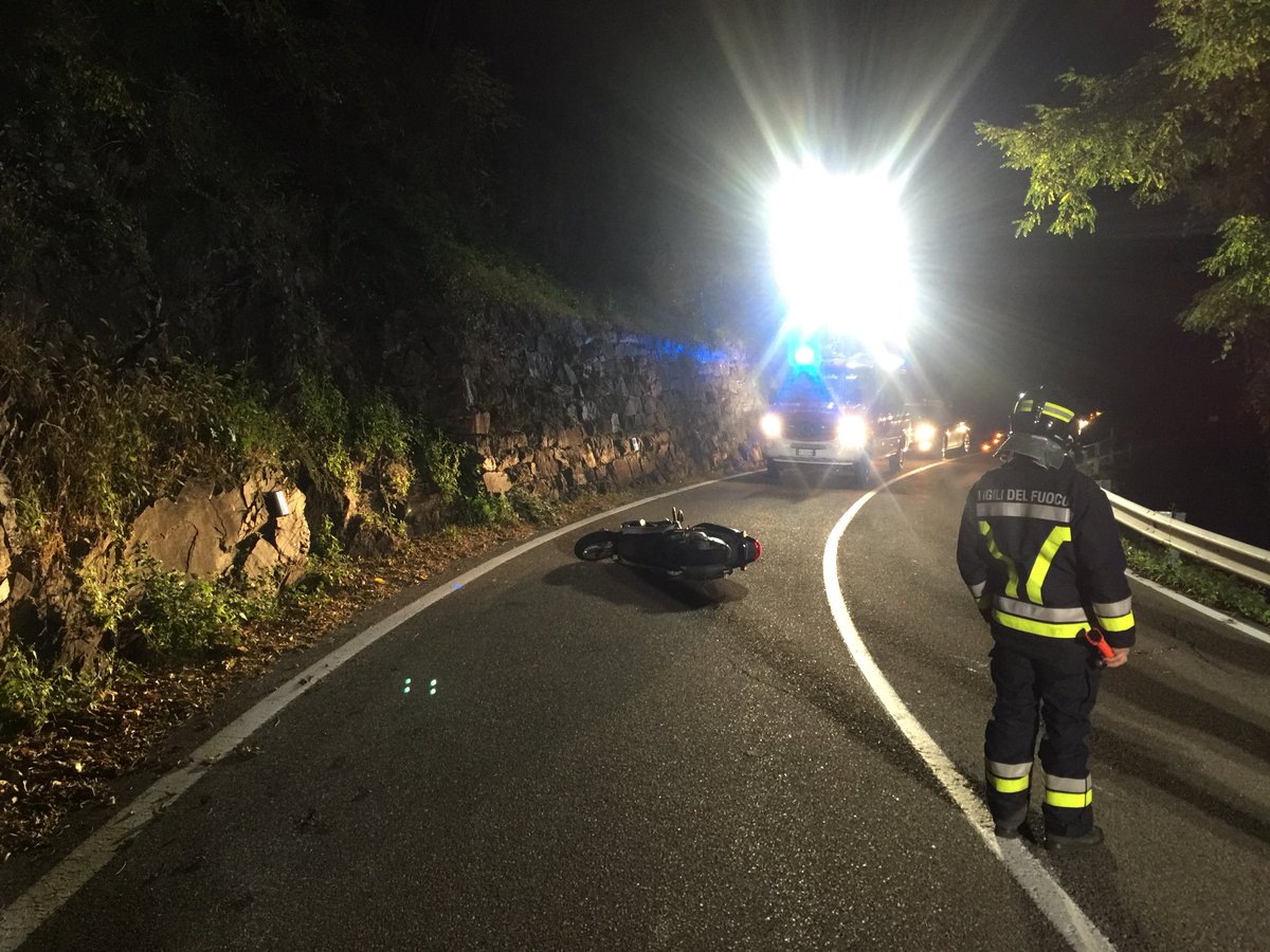 VVFLevicoTerme's tweet photo. 16/10/2017 05:47 supporto #118 per incidente stradale #SP228 https://t.co/6BRedQkwBI