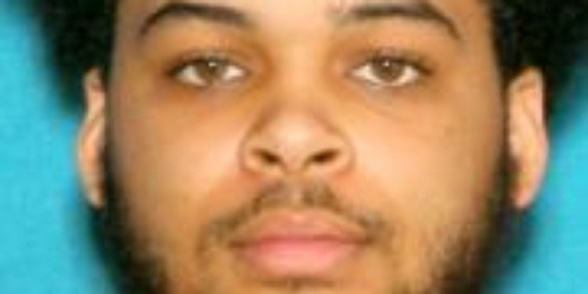 Police seek 18-year-old in connection with July triple homicide dlvr.it/Pvr3jj