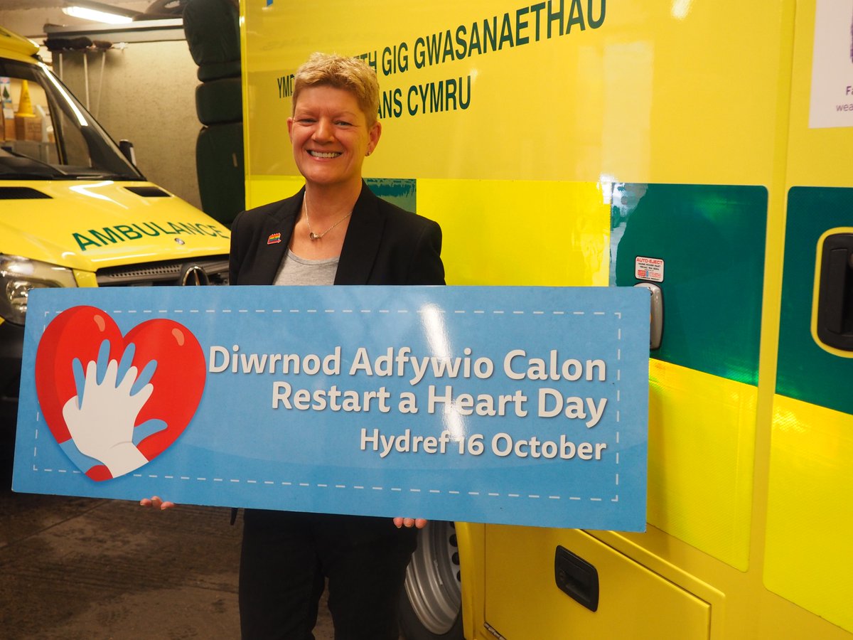 WelshAmbulance's tweet photo. It's #RestartAHeartDay &amp; today we will train 12,000 future lifesavers at nearly 60 schools across Wales! #RestartAHeart ❤️🚑 https://t.co/u3eyN8NrCt
