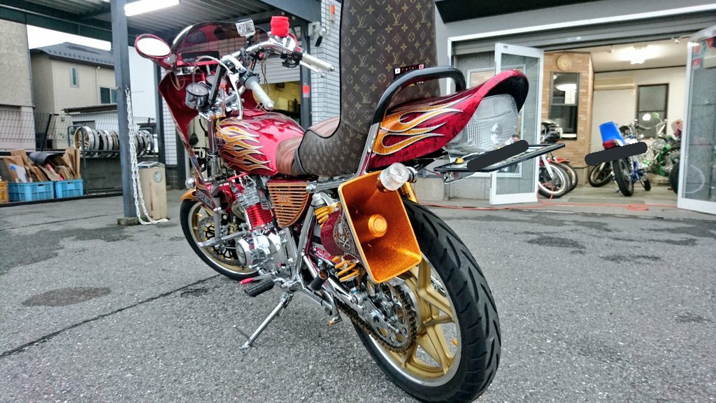 当店にてフルレストアで製作させて頂いた車両です。 先日、 Z2テールと
