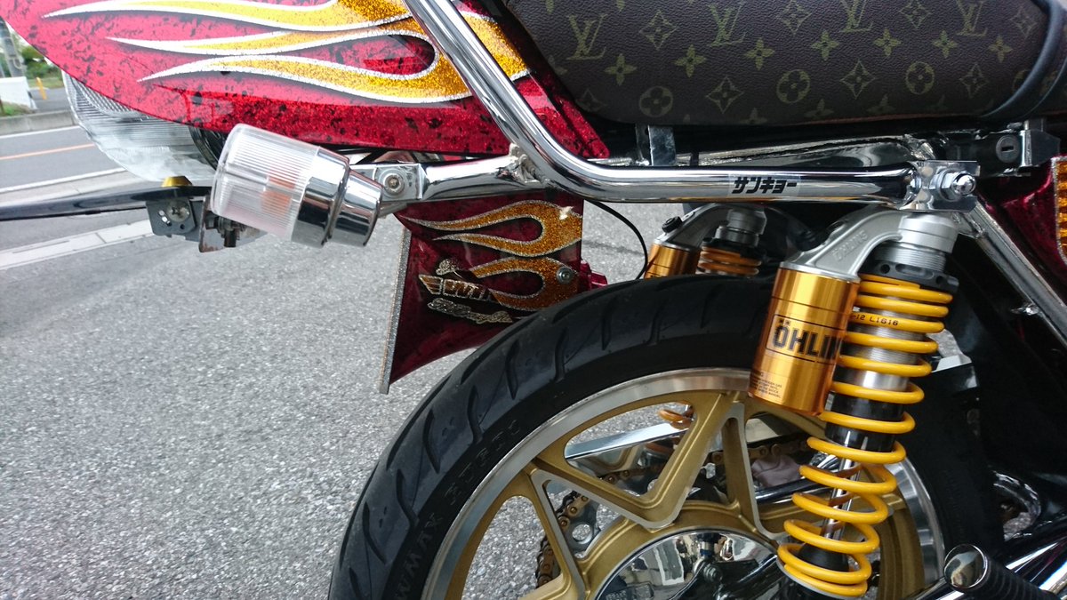 当店にてフルレストアで製作させて頂いた車両です。 先日、 Z2テールと