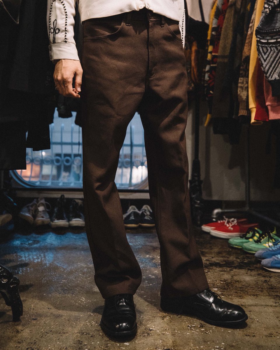 TAROCK_TOKYO's tweet photo. 【入荷商品】
Levi's Wrangler STA-PREST
細身のブーツカットシルエット。
70~80年代頃のものは年々手に入りにくくなっています。今回の買い付けでは運良くたくさん買うことができました！

あるうちにどうぞ！ https://t.co/MWQPBx6dnF