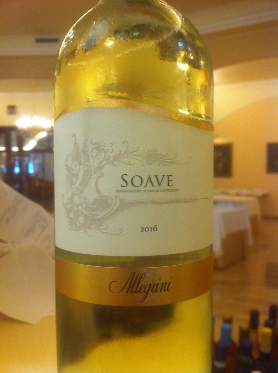 thewinetattoo's tweet photo. Nice #wine #foodie way to start the week @winewankers #Adriatic #prawns #Soave @allegriniwine &amp; fruity @PBonomelliEVOO #LakeGarda #oliveoil https://t.co/EB1rExUwZQ