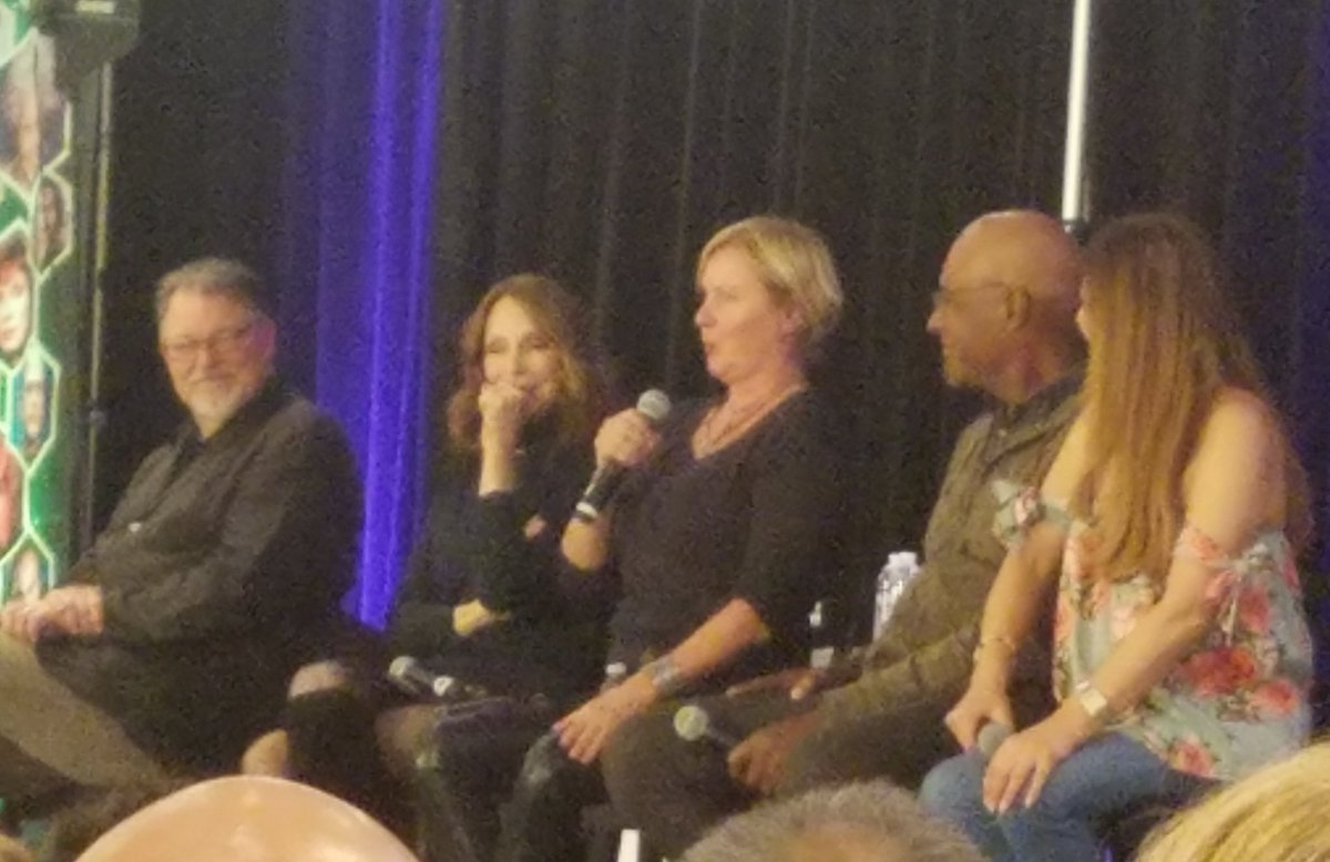 KeeKeeSage_1's tweet photo. TNG reunion panel -
@TheDeniseCrosby making castmates smile; @gates_mcfadden talking of handling noisy props
#CONVOYSF
#StarTrekTNG30 https://t.co/tSnb7g2xsL