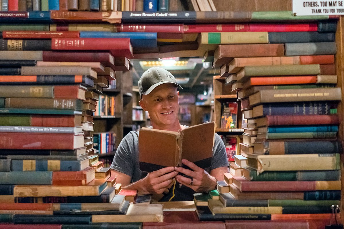aTravelCompanio's tweet photo. 17 Best #TravelBooks To Fuel Your #Wanderlust https://t.co/tRFxOHQfXI #travelbloggers https://t.co/Dr5jJvZaJy