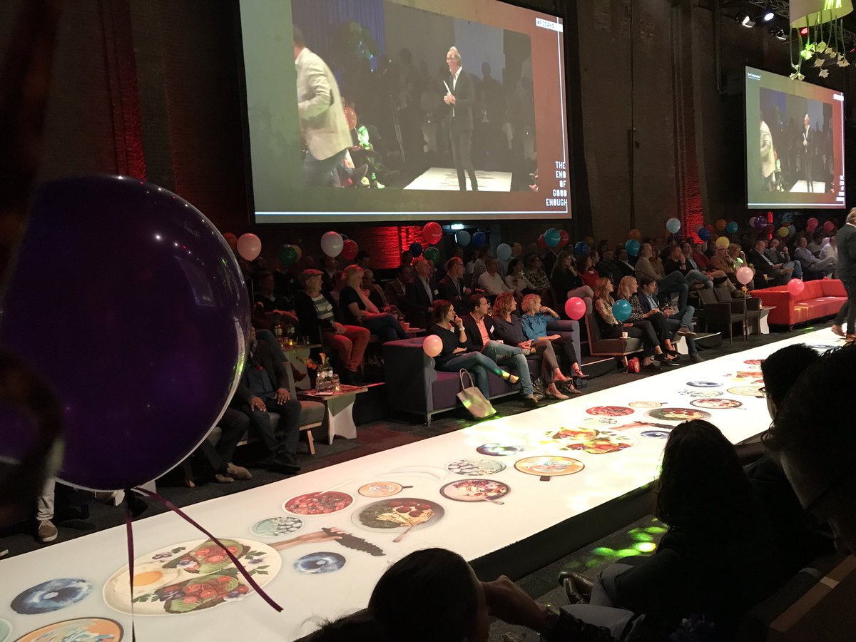 soeproza's tweet photo. Efteling x aanschouwelijk onderwijs x foodies = Food Inspiration Days '17. Die gasten blijven verrassen en verbazen. #FIDAYS https://t.co/57gWPg3T37