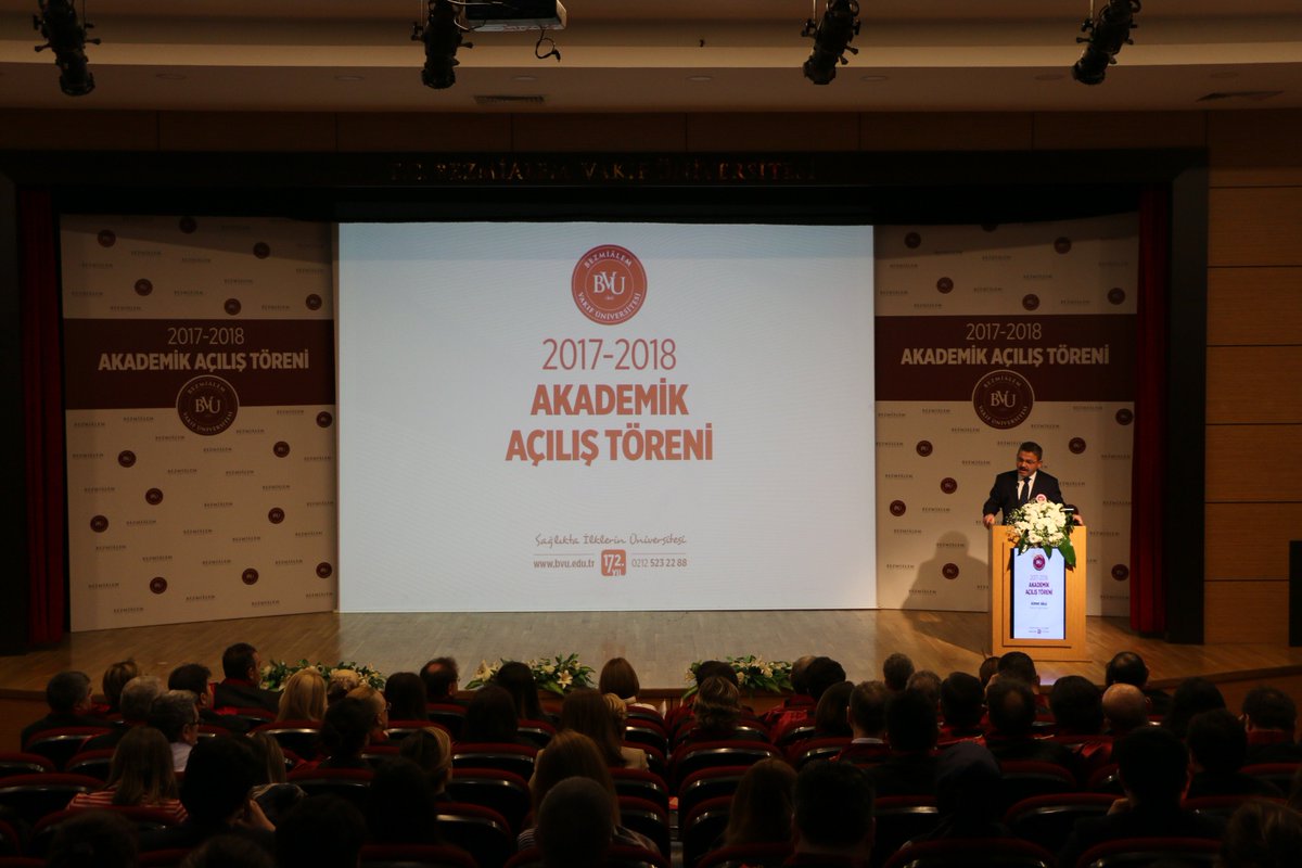 Mütevelli Heyeti Başkanımız Ahmet Akça konuşmasını gerçekleştiriyor.