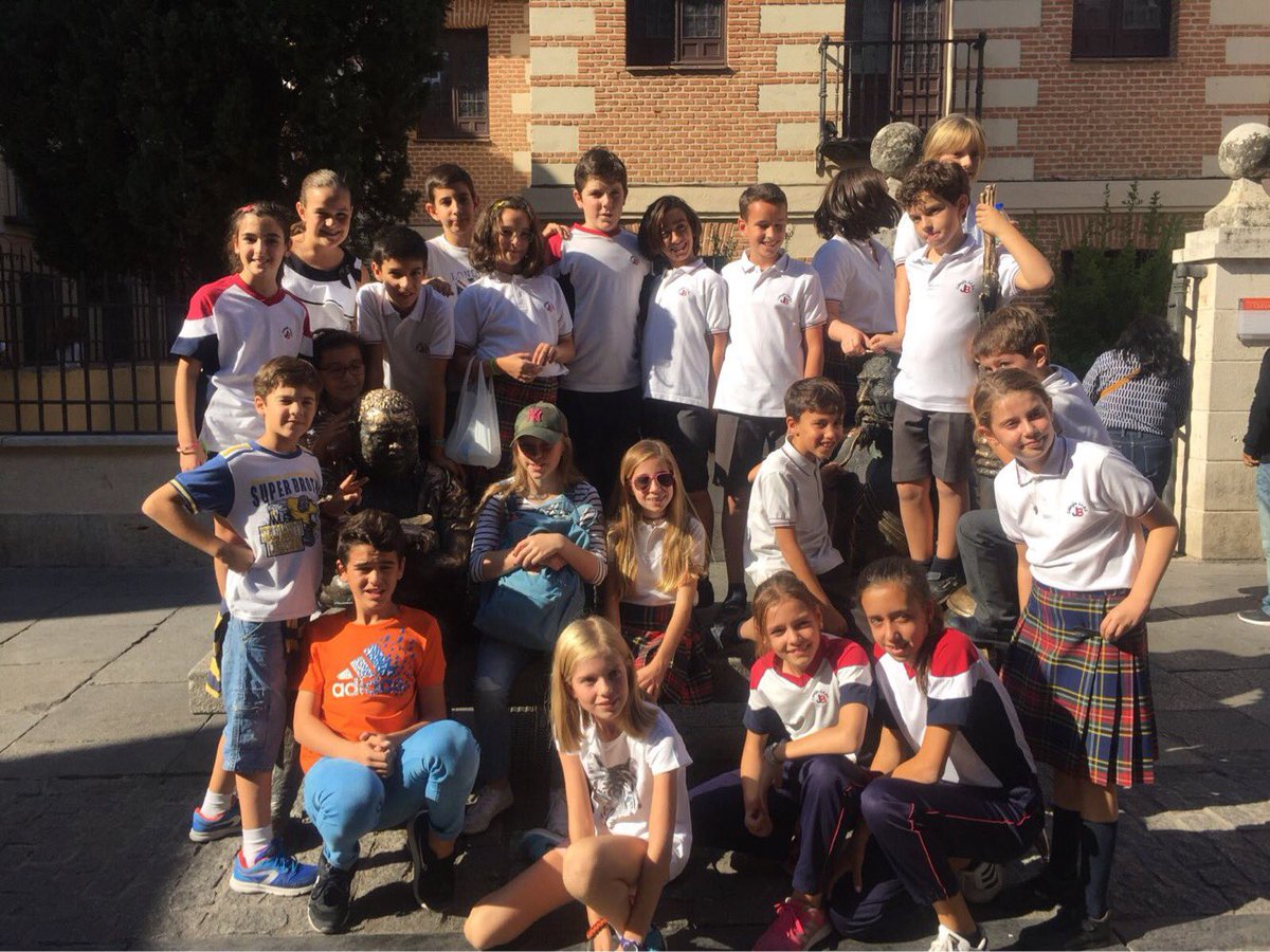 ColegioJABY's tweet photo. Third day of the Erasmus+ mobility "Teaching and Learning through iPads/tablets". #ErasmusDays #esrasmusplus https://t.co/3q3girWnd1
