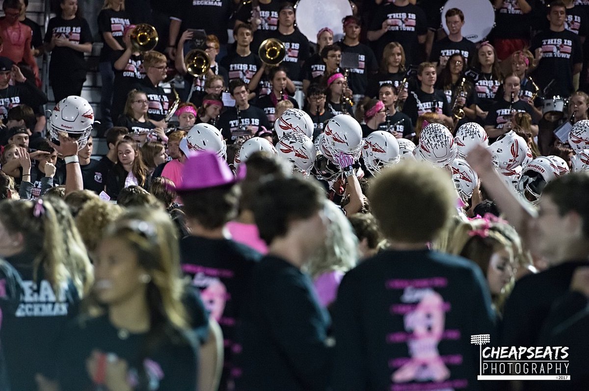 CheapSeatsPhoto's tweet photo. #PostGameFun @fox_warrior @FoxAthletics @FHSWarriorPride @_fhsdrumline @LynnKayta @lilly_pribishhh https://t.co/jJqvzfTG7p