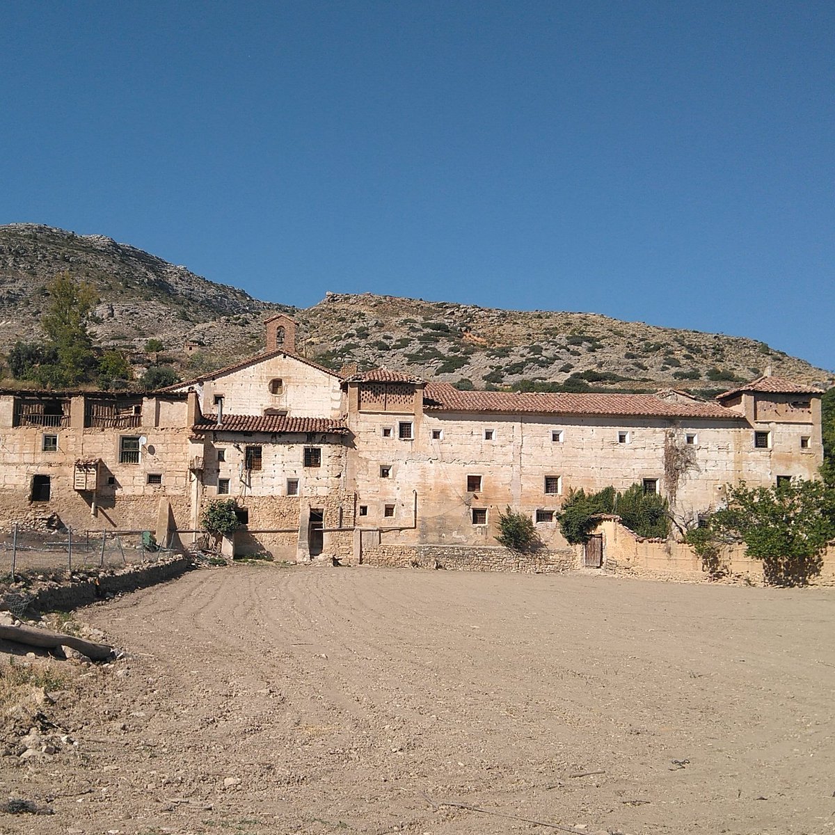 Un antiguo #convento de #CuevasdeCañart. #Patrimonio del #Maestrazgo.