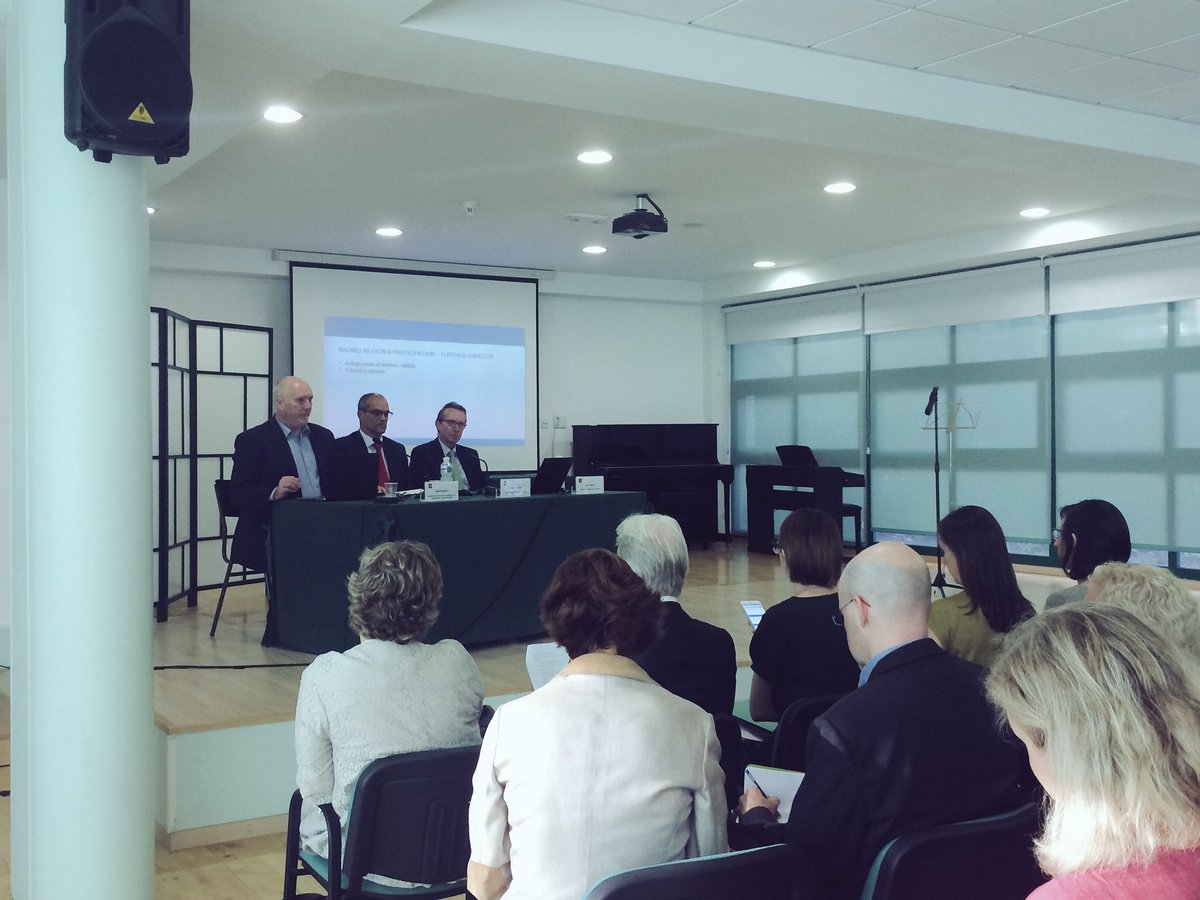 esBritish's tweet photo. Martin Murphy, de @acereduau, habla de las claves metodológicas y del diseño de la muestra para #EnglishImpact @ComunidadMadrid https://t.co/U0IUnOzGdt