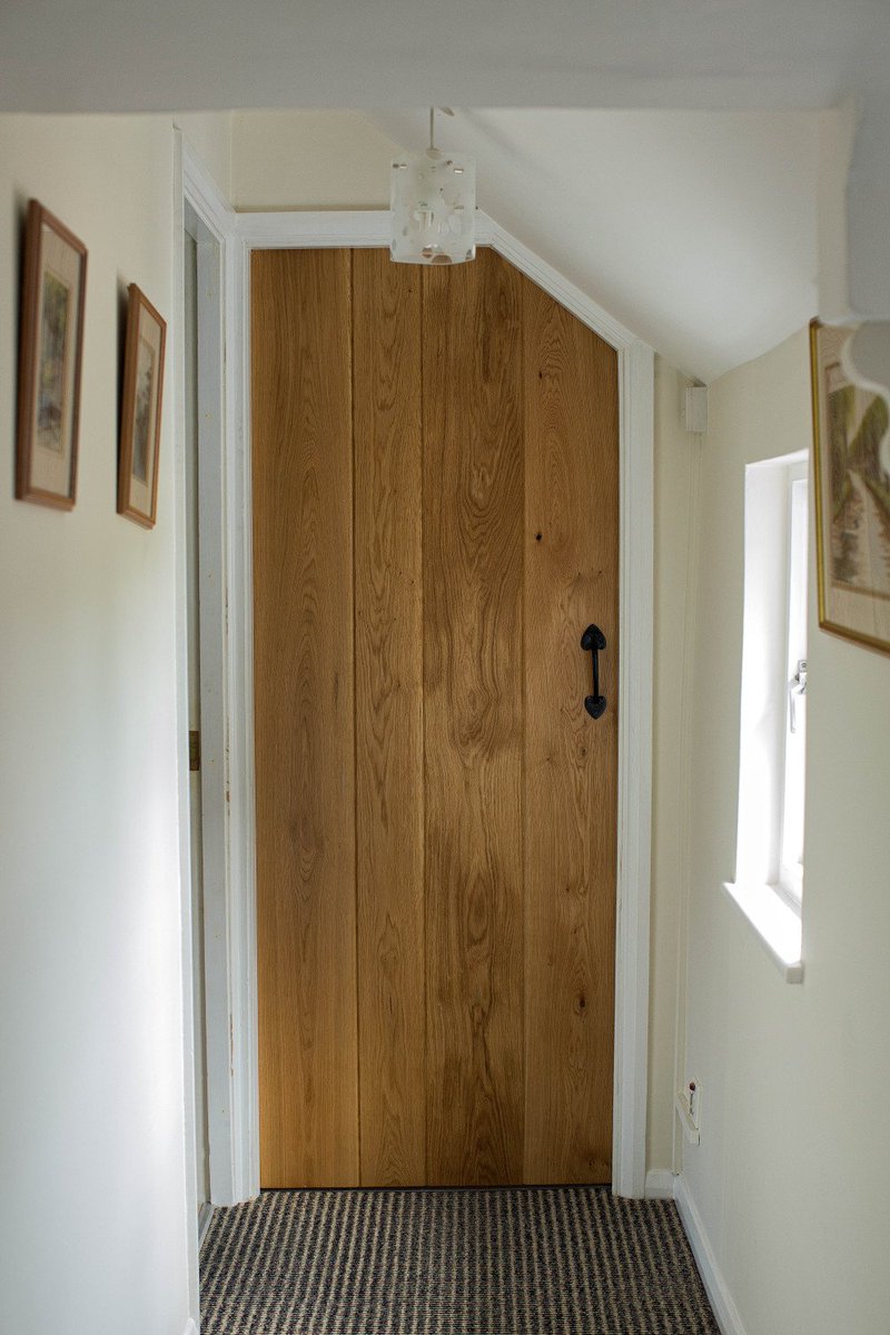 WaterhallJoin's tweet photo. Oak ledged &amp; braced internal doors have been a real hit this year #oakdoors #internaldoors https://t.co/QVXuHo4BM3