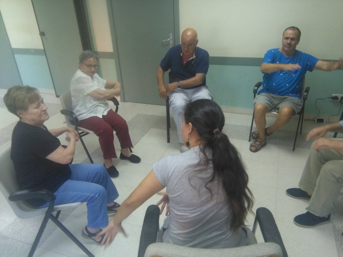 rehabictus's tweet photo. En Rehabictus tenemos dos musicoterapeutas y socios/as que adoran la música. #musicoterapia #rehabilitacion #ictus #leganes https://t.co/wUzLxlp0Ay