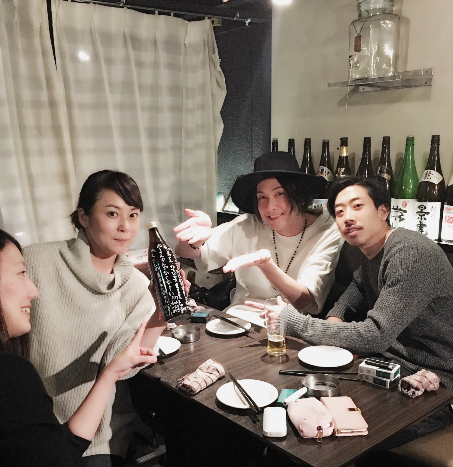 佐藤仁美 同じ誕生日の 細貝圭くん お祝いに きっつーいお酒をもらった まじ きっつー ありがとう 楽しかったー