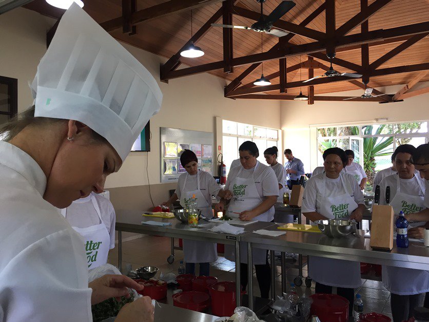 Electrolux's tweet photo. We’re training unemployed people in Brazil, helping them towards a better life  #ElectroluxFoodFoundation #WFD2017 https://t.co/789kUTQ5za https://t.co/yNbWdeVOoe