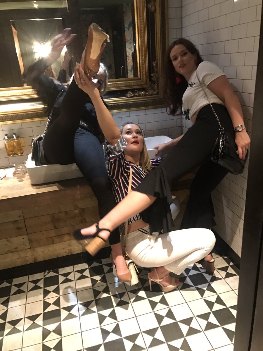 sophiefield_'s tweet photo. @roseannakelly_ @HanBray_ @LucySchofieldx 😹😹😹😹what r these who do we think we are https://t.co/aL8L60KPmt