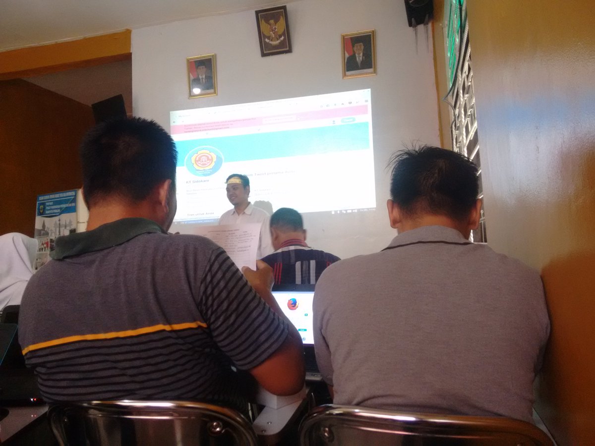 KT_sewaka's tweet photo. Pelatihan bagi karangtaruna pemanfaatan dan penggunaan sosmed @puspindes @ganjarpranowo
@pakjunaedi #DesaPintar #SaveStreamingJateng https://t.co/1oKcyVvWPt