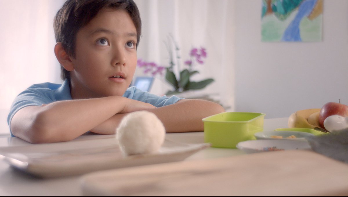 SharjahICFF's tweet photo. أفضل فيلم دولي قصير (كرات الأرز) من إخراج شينغو أوسامي 😍🎥 Best International Short Film (Riceballs) directed by Shingo Usami #sicff17 https://t.co/7jDNZHDCOA