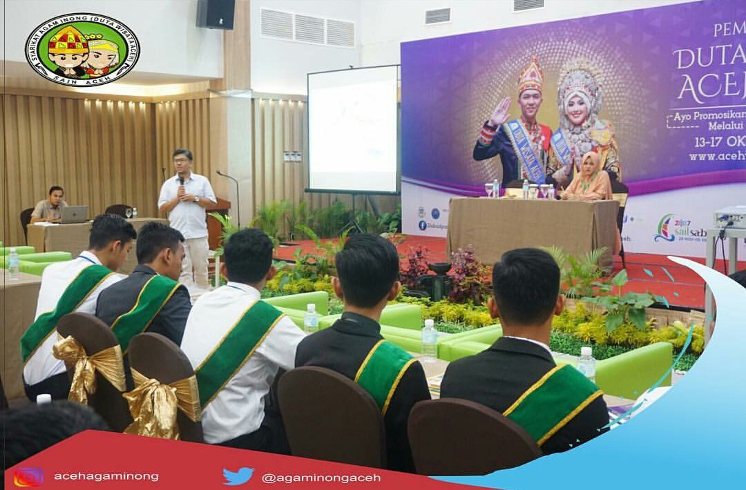 DutaRayeuk's tweet photo. @aceh_disbudpar @genpiaceh @atjehraya @iloveaceh @agaminongaceh @Rahmadhani1111 @rezalevi2011 @genpirayeuk @irna_maulisa @onlyrifqi @wardahbeauty pembekalan oleh Kabis Pemasaran @aceh_disbudpar Bapak @rahmadhani1111 tentang "Peran Duta Wisata dan Target Kunjungan 1,5jt Wisman" https://t.co/hsH9na8pLD