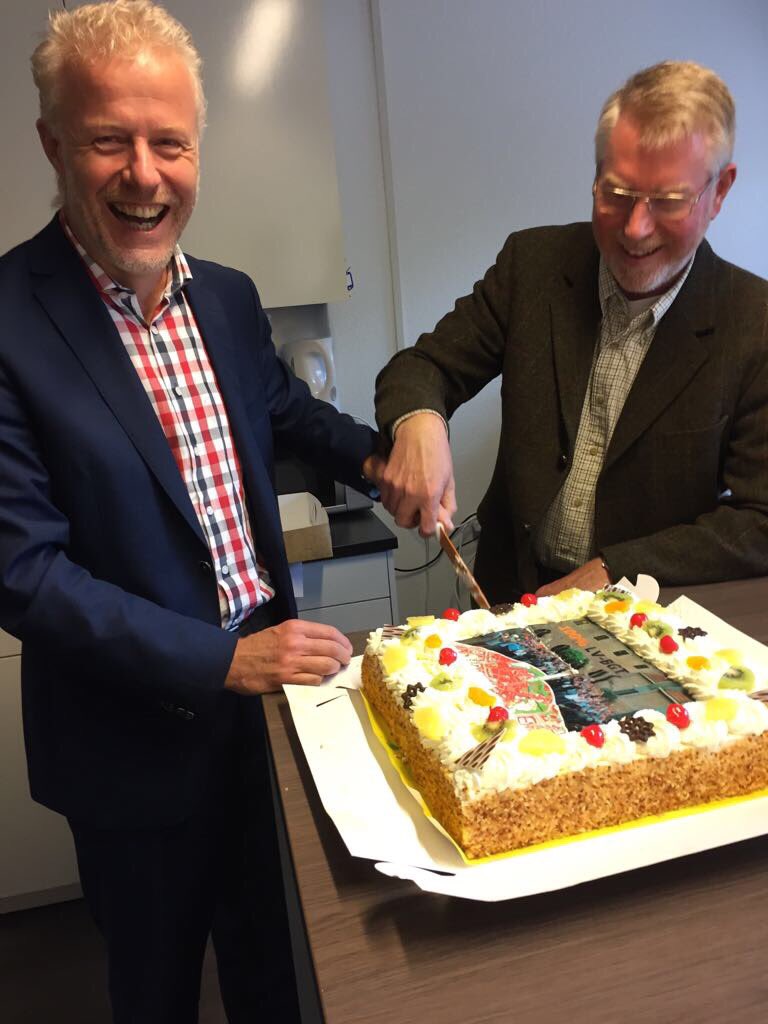 BGTweb's tweet image. 100% BGT, dat vieren we uiteraard met taart! #bgtnl #basisregistratie #klaarvoorgebruik @SVBBGT