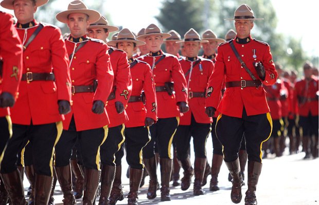 リリマリ ブレスト鯖 Twitterren やっぱりハイダが最高ですよね まず帽子と衣装がrcmp 王立カナダ騎馬警察 の格好で マントと帽子の模様がハイダ族を取り入れておりその二つを上手く混ぜたこのハイダの衣装は本当に素晴らしいと思います 嫁艦のダイマ リリマリ ブレスト鯖 Twitterren やっぱりハイダが最高ですよね まず帽子と衣装がrcmp 王立カナダ騎馬警察 の格好で マントと帽子の模様がハイダ族を取り入れておりその二つを上手く混ぜたこのハイダの衣装は本当に素晴らしいと思います 嫁艦のダイマ