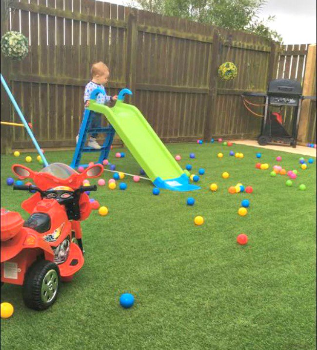last_lawn's tweet photo. A garden with artificial lawn is a much cleaner &amp; happier place for children to enjoy. Its also durable so will remain looking good as new! https://t.co/Ctf2gM1E7z