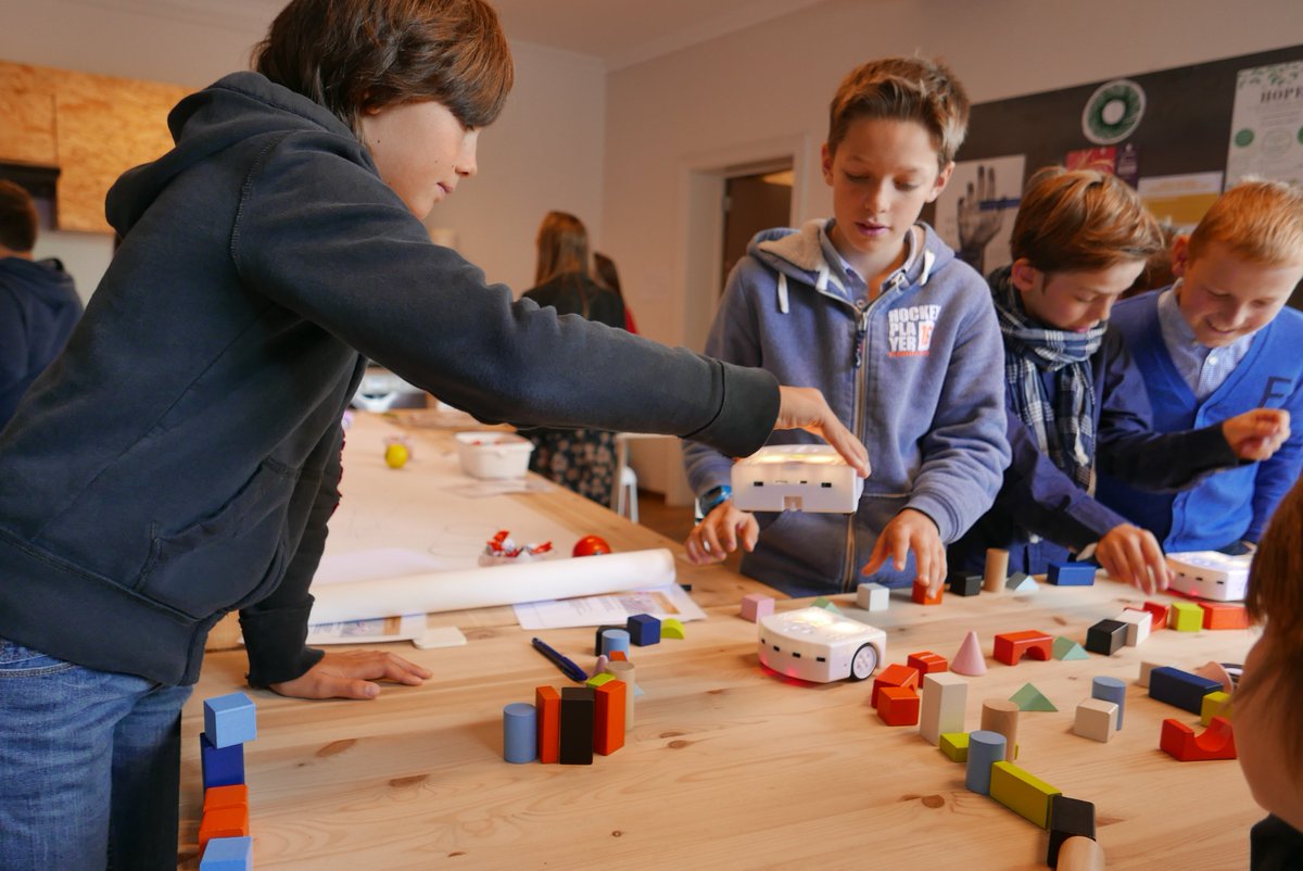 Eh les papas et mamans! Le <a href="/Kikk_Festival/">KIKK Festival</a> lance des ateliers ludiques à la Toussaint pr vos chérubins!  eventbrite.fr/e/billets-kikk…