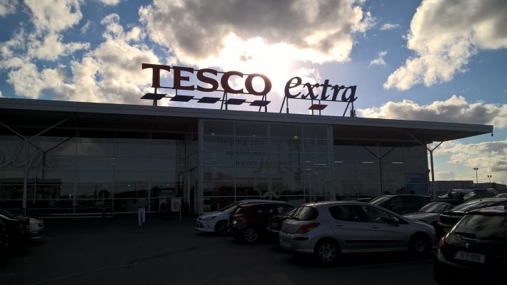 Tesco confirms all Irish stores will now be closed due to storm Ophelia - theliberal.ie/tesco-confirms…