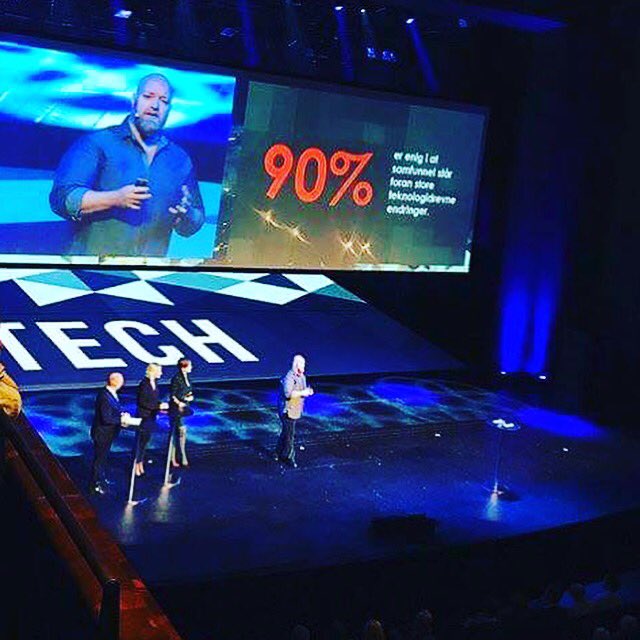 fremsikt's tweet photo. Har vært på scenen på Aftenpostens #atech konferanse i Operaen med @opinionoslo Teknologibarometer. Resten av porgrammet minst like bra. https://t.co/b2G4C9D8kX