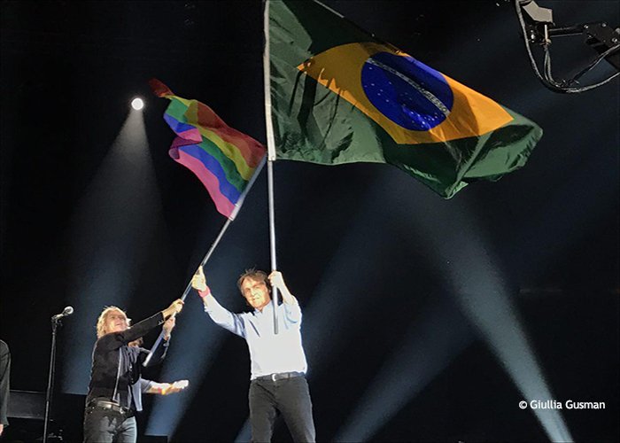 Incansável, Paul McCartney agita 45 mil pessoas em show de São Paulo -
 popcultura.com.br/2017/10/16/inc… #OneonOne #PaulinBrazil