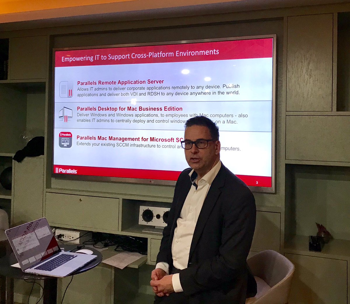 parallels's tweet photo. Having a great time presenting Parallels Mac Management #MicrosoftSCCM to @wmug user group in London! #SCCM https://t.co/ua5Zj90XIo