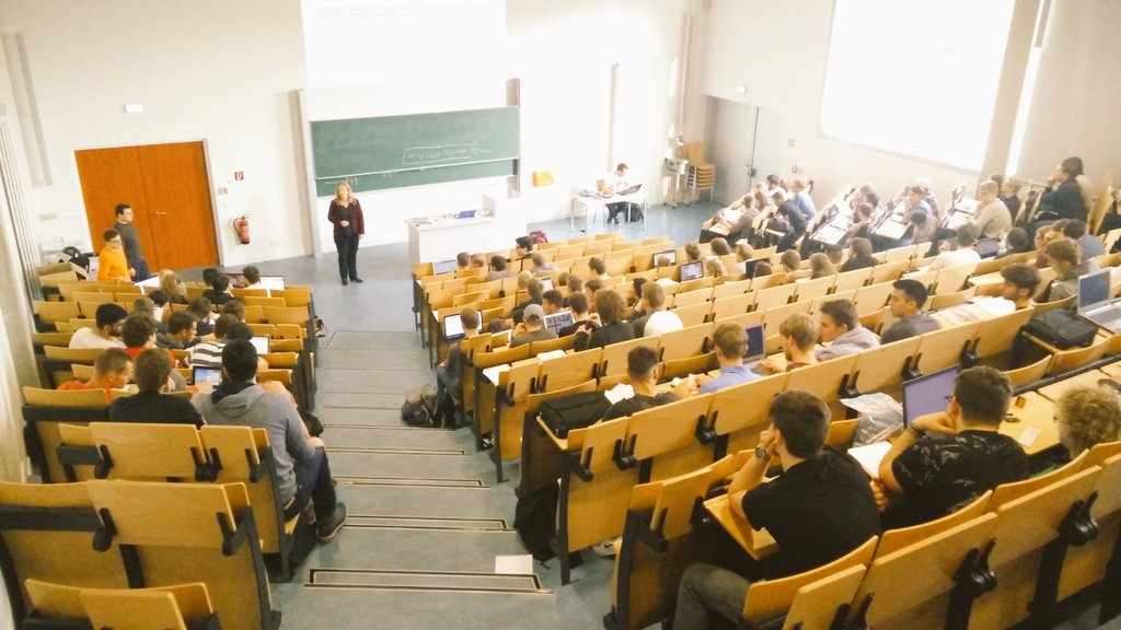 AG_ISP's tweet photo. Das Studieneingangsprojekt #ET&amp;IT 2017 startet gerade, wir begrüßen die #Erstiskiel @kieluni https://t.co/h8uJFy57ew