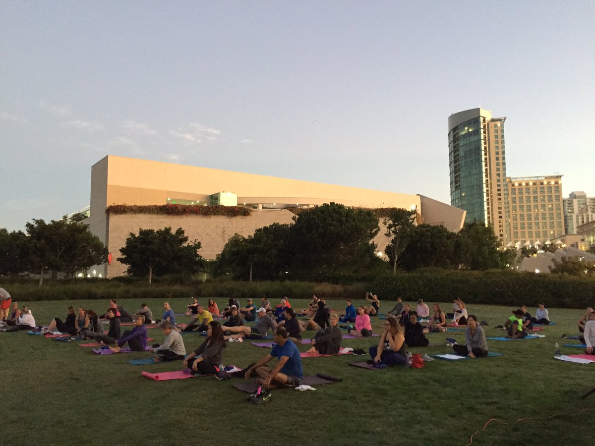 KMechelisCMP's tweet image. #AFP2017 Yoga by the Bay! What a great way to start the morning! @AFPonline