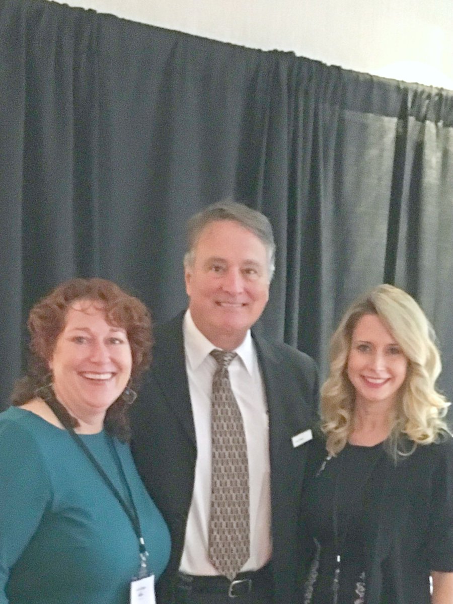 Medicard's tweet photo. Thank you to David Shaw, Carrie and Tara for another excellent conference! 🎉 #CSAPS #CSAPS2017 @HyattOnKing https://t.co/kbzvmSd2V4