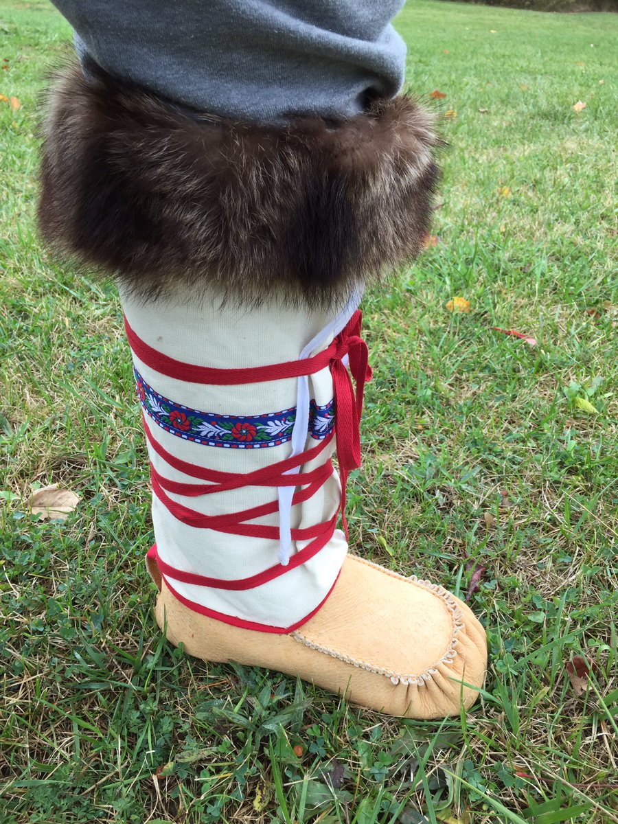 pineponderout's tweet photo. Thank U to @BarkLakeLC for hosting @LureoftheNorth moccasin making workshop! LOVE MY BOOTS! #eviroed #getoutside https://t.co/MjF5Zd9B1p