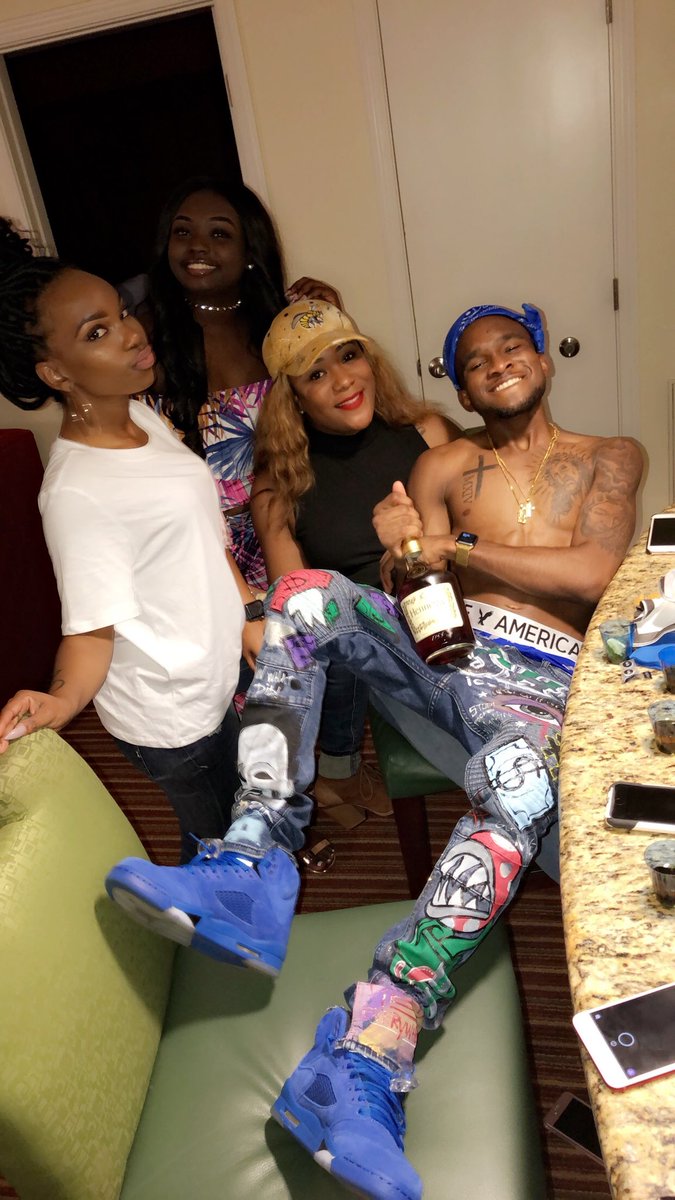 BillionairShine's tweet photo. “Tell the truth wht tf you really mad dawg , is it cause my name #JayKash nd I be Flexxin on your ass dawg ♎️🎊🖤💸™ https://t.co/FXm0UFxjLy