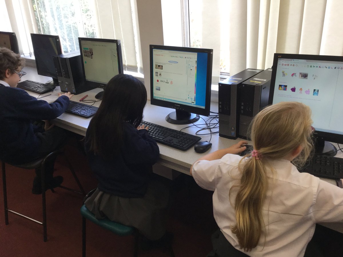 WestacreMiddle's tweet photo. Year 5 classes are creating their e-portfolios on @just2easy_com. School accounts can be accessed at home as well! https://t.co/XWv7zwoj3H