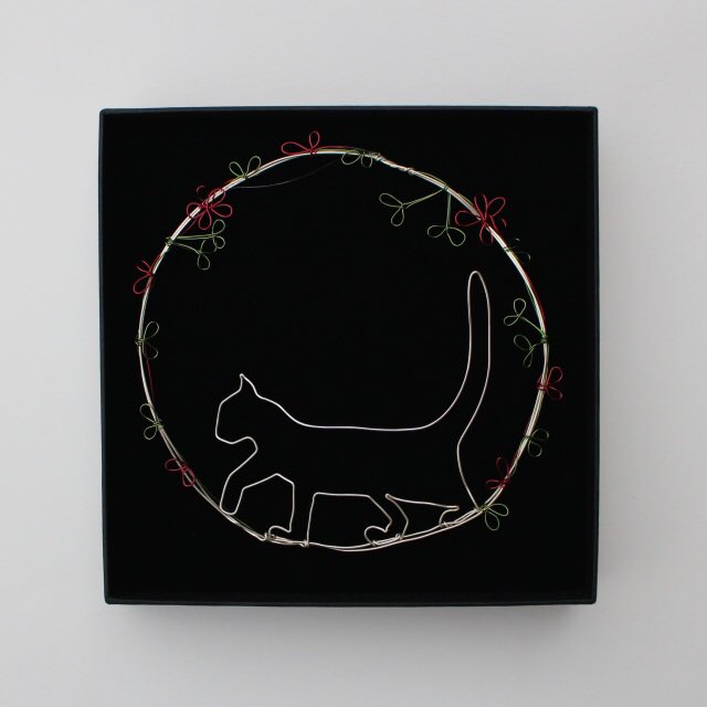 Rhiannon3Thomas's tweet photo. My desk is full of decorations ready for galleries for their Winter Shows, see more https://t.co/CbYzptltYJ #wiredrawing #cat #dog #stag https://t.co/CPr7WgD6it