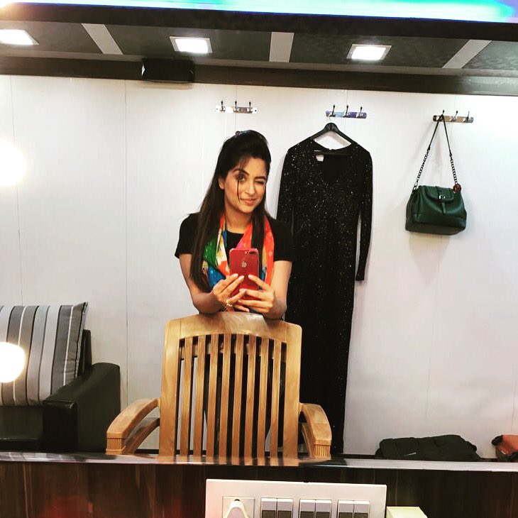ms_dipika's tweet photo. about to do a promo for something funny and exciting 😉 can't wait to share the news with you all! Keep an eye out ❤#Upcoming https://t.co/bQxN6gL7e1