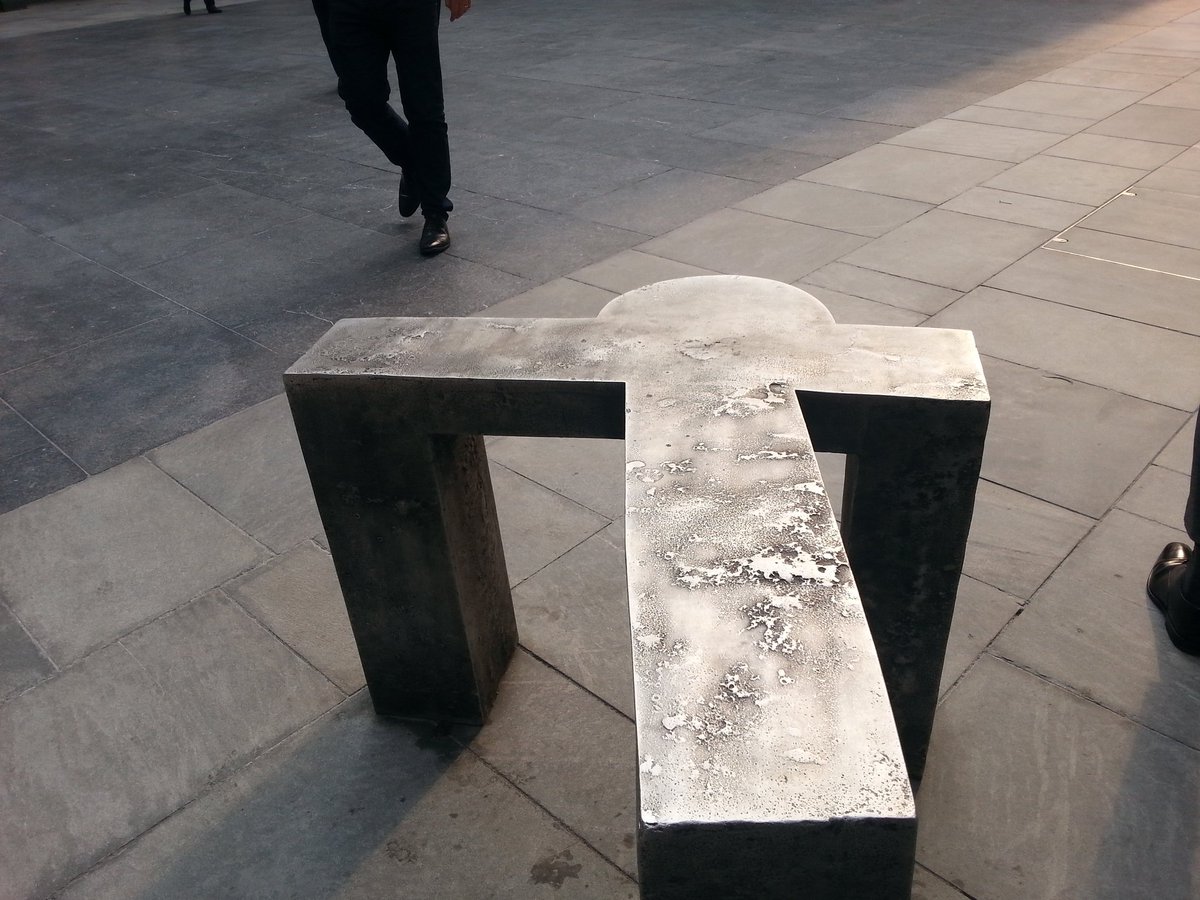 Mari0sLondon's tweet photo. Where am I? #MondayMindBender #PublicArt #JonathanClarke #CastAluminiumSculpture #WalkTheCitySeeTheCity #LoveLondon #StreetFurniture #art https://t.co/9QgXpBBecr