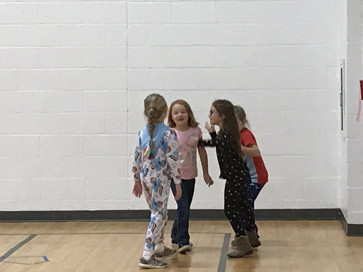 MrsD1stgrade's tweet photo. Pajama dance party. https://t.co/HoQgEUZbcF
