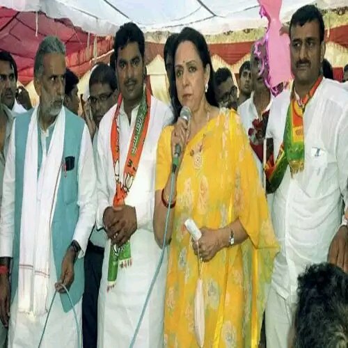 Drim giral to member of parliament  Hema Malini mame aap deerghyu ho happy birthday to you 