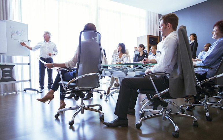 SecuritiesAm's tweet photo. Top 4 tips to create memorable & motivating OSJ branch meetings. 📍https://t.co/FmNcafYzXZ #FinancialAdvisors #OSJ #SuperBranch https://t.co/g4jaQbveFp