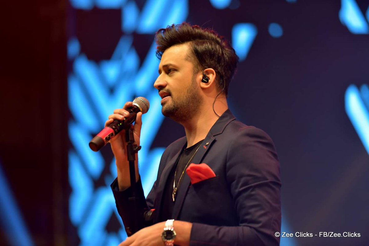 itsSyedShah's tweet photo. #hq - @itsaadee performance at the official Veon launch in #Lahore. 11/10/17
#atifaslam #love #aadeez #veon
#WhatchVideo - https://t.co/sPHXmXPzWH
#atifaslam #aadeez #lahore #expo #veon https://t.co/amMrYAmt3s