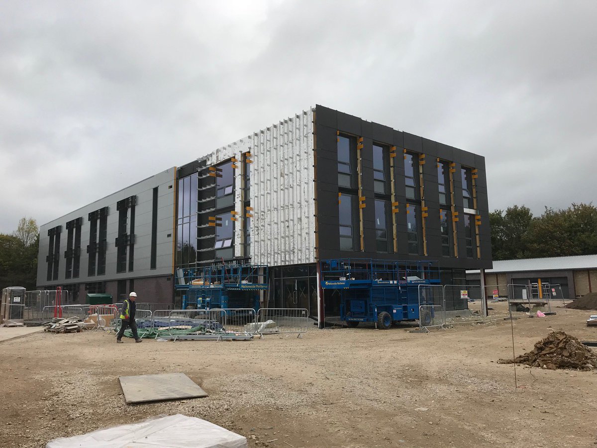 advancedVS's tweet photo. Our AVS34 SM Louvres installed at the Enterprise Centre at Chichester Gate. #louvres #aluminium #Chichester #Construction #windows https://t.co/jSf42nOAEX