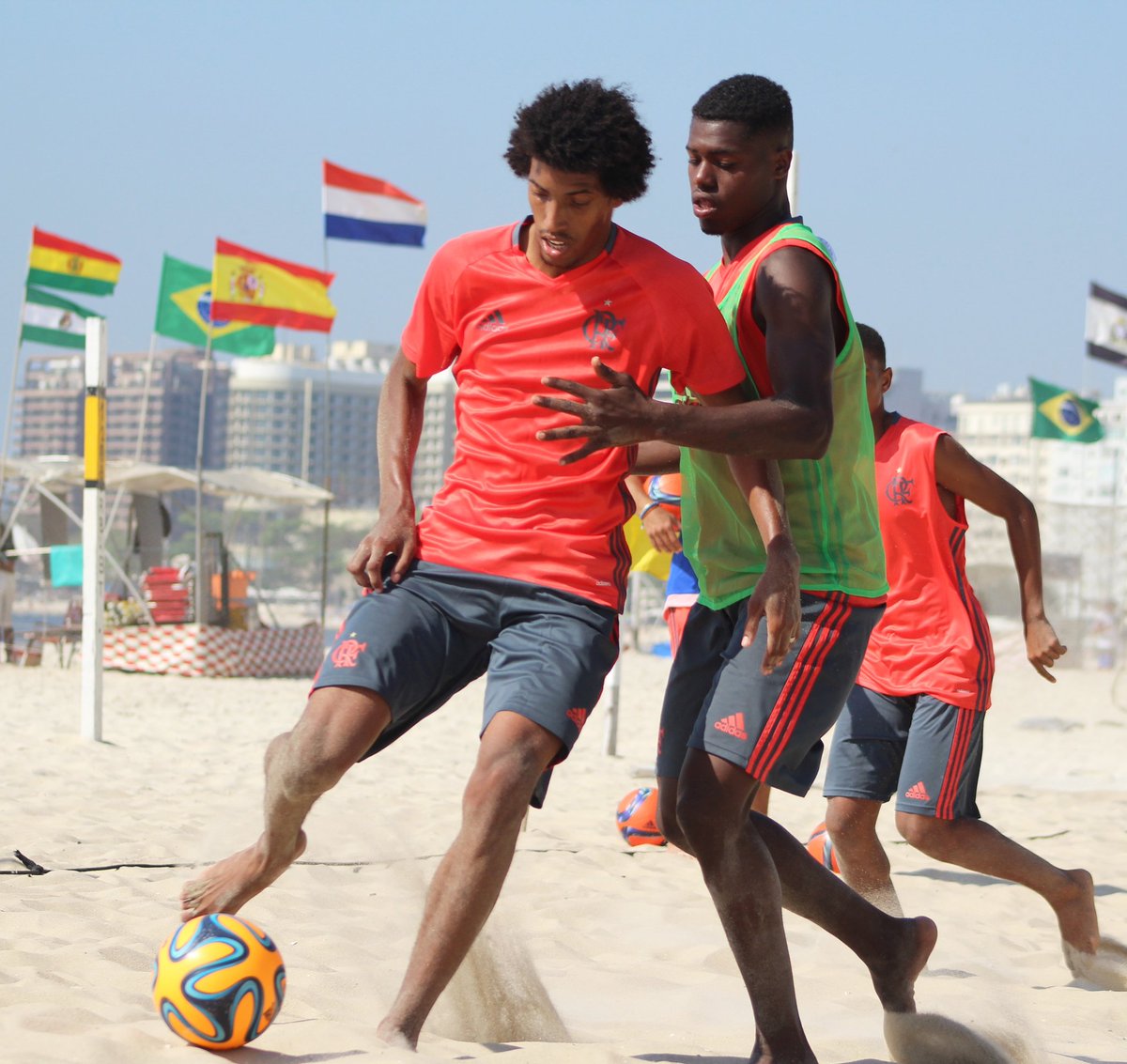 Mais uma semana começando e nossa preparação continua em Copacabana.

FACEBOOK: /flamengobeachsoccer

INSTAGRAM: @flamengobeachsoccer