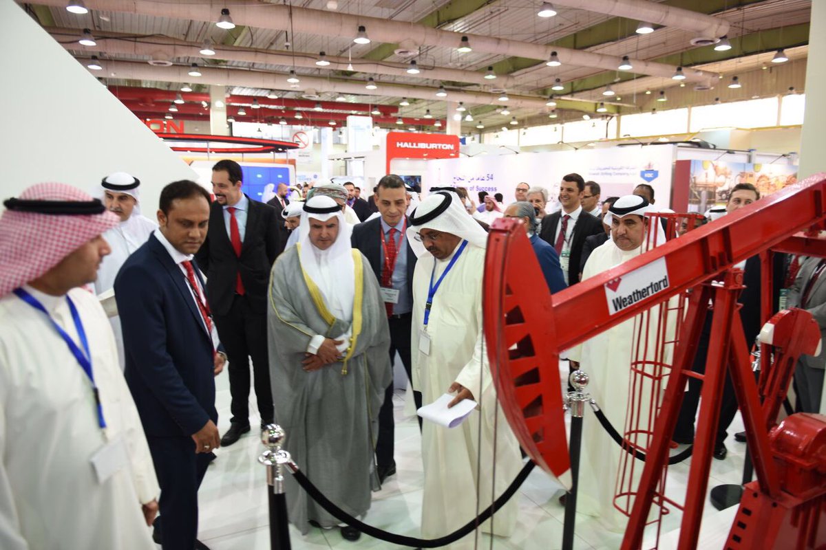 kpcofficialkw's tweet image. افتتح اليوم معالي وزير النفط عصام المرزوق معرض النفط والغاز المقام في أرض المعارض. ويشارك في المعرض اكثر من ١٣٠ شركة من ٣٢ دولة  #kogs2017