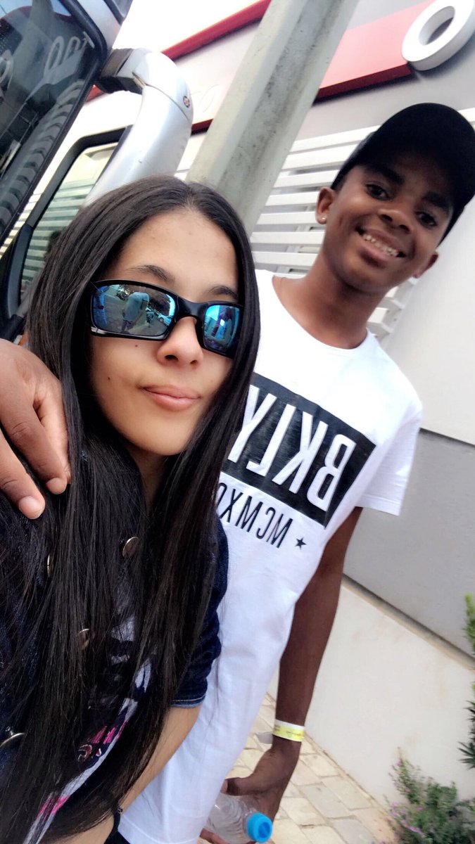 sarahcheguei's tweet photo. Chama no probleminha bb #Rolezeira #VamoFecha? https://t.co/pA3oJNYaYH