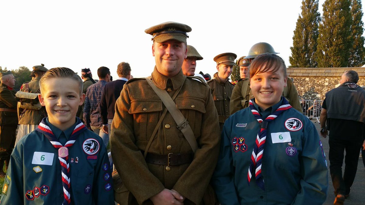beat2battle's tweet photo. Great to meet old scouts you have taken on tour #silentcitymeetslivingcity #Passchendaele #TyneCot #scouts #Belgium https://t.co/lXh8eAgARV
